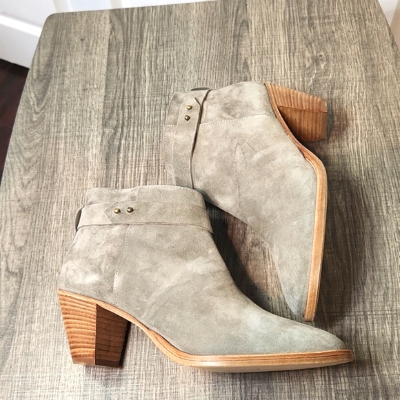 SKYLAR BLAKE. MADE IN ITALY  GENUINE LEATHER WOMENS ANKLE BOOTS SIZE 8 - Picture 5 of 14